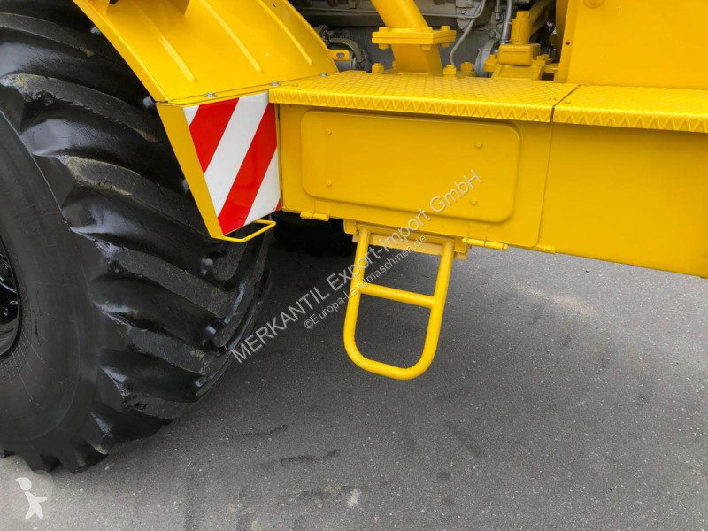 Tractor   K700A V8