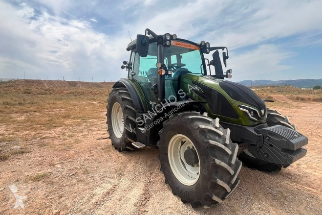 Tractor Valtra VALTRA G135A