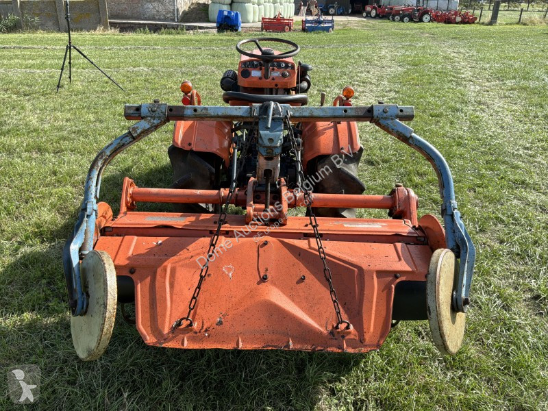 Tractor  B7001