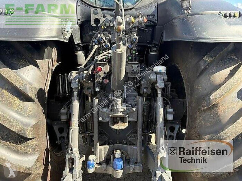 Tracteur agricole Valtra  q 305