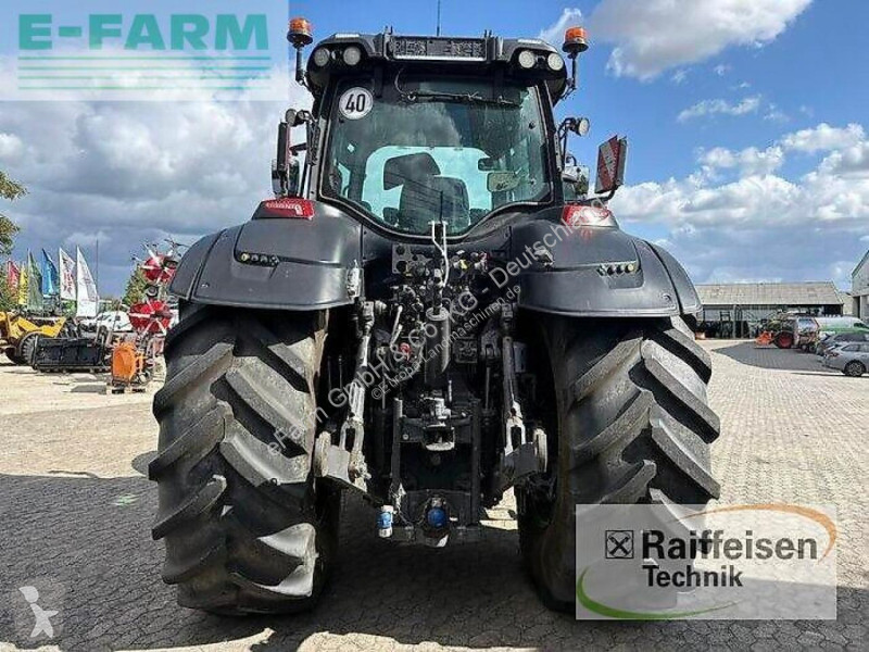 Tracteur agricole Valtra  q 305