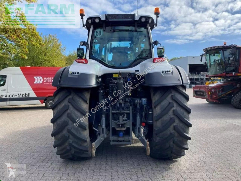 Tracteur agricole Valtra  t174 versu