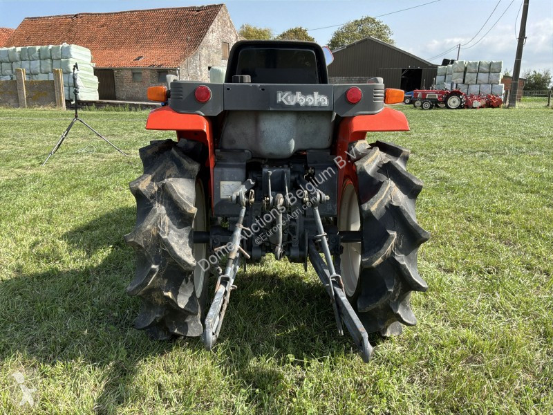 Tracteur agricole Kubota Aste A175