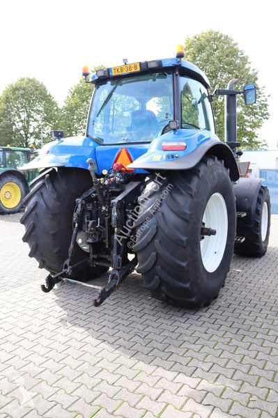 Zemědělský traktor New Holland T8020