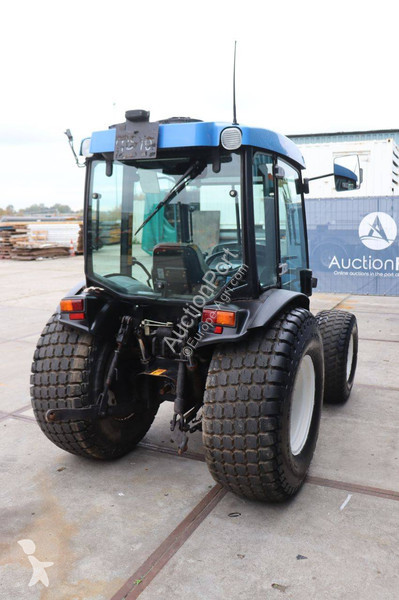 Zemědělský traktor New Holland T3030