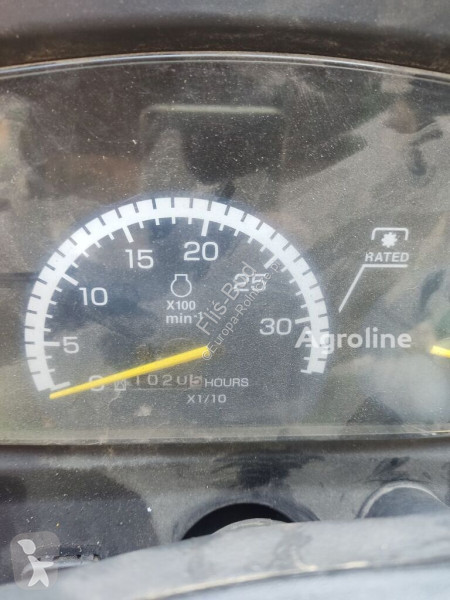 Zemědělský traktor John Deere 2320