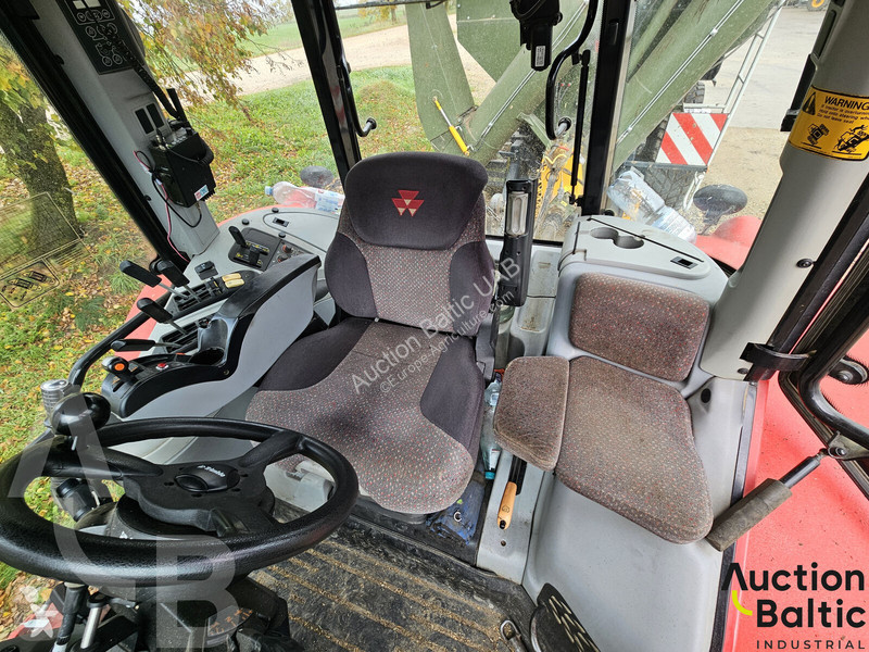Zemědělský traktor Massey Ferguson 6480
