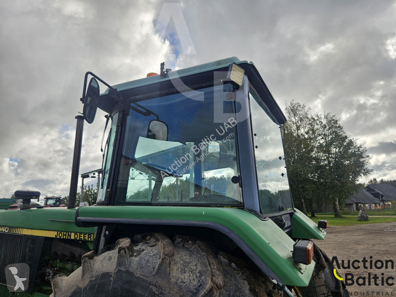 Zemědělský traktor John Deere 3640