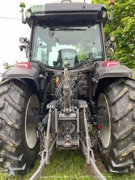 Tractor Valtra  g125 versu