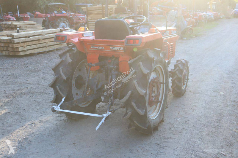 Tractor Kubota L1-235