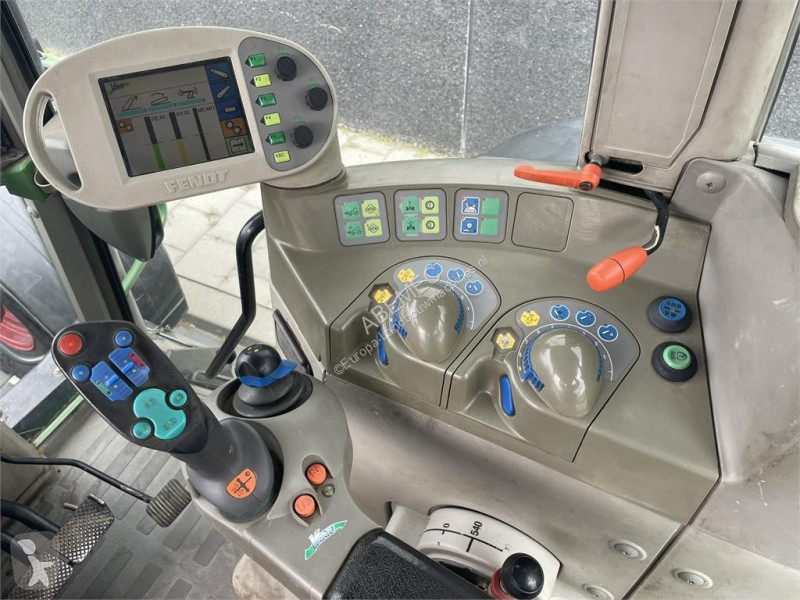Tracteur agricole Fendt 716 Vario Com1