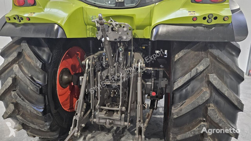 Tractor agrícola Claas Arion 640