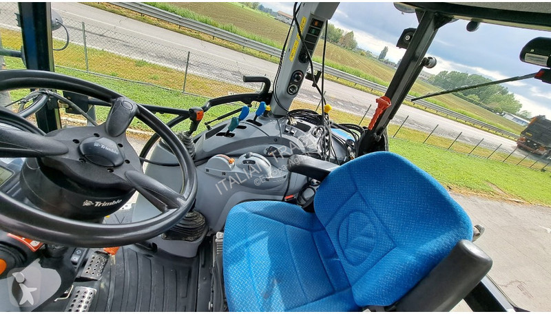 Tracteur agricole New Holland T 4.105