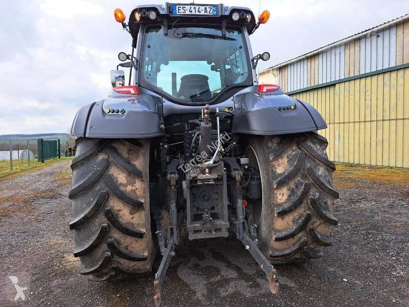 Tractor agrícola Valtra