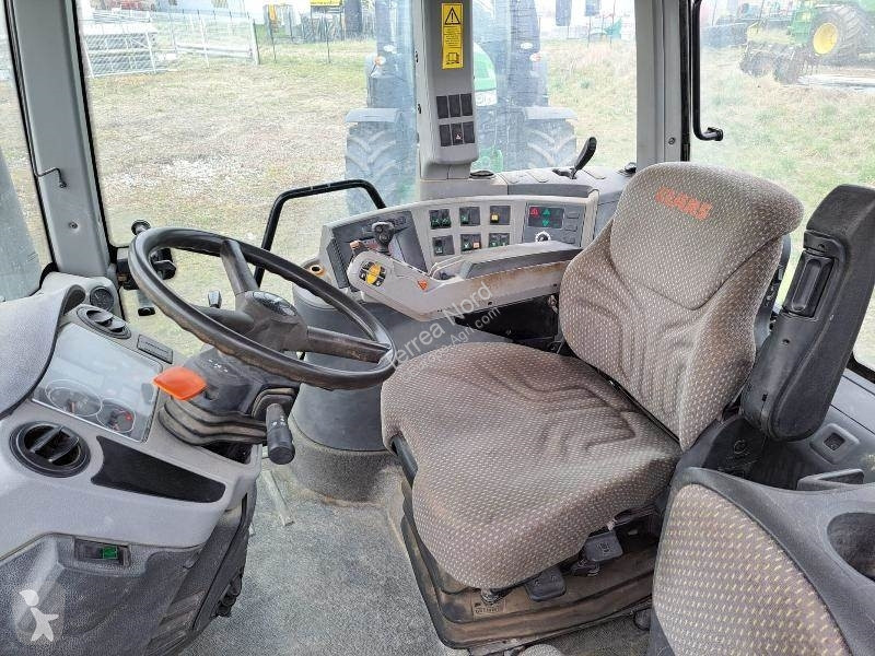 Tracteur agricole Claas AXION 820