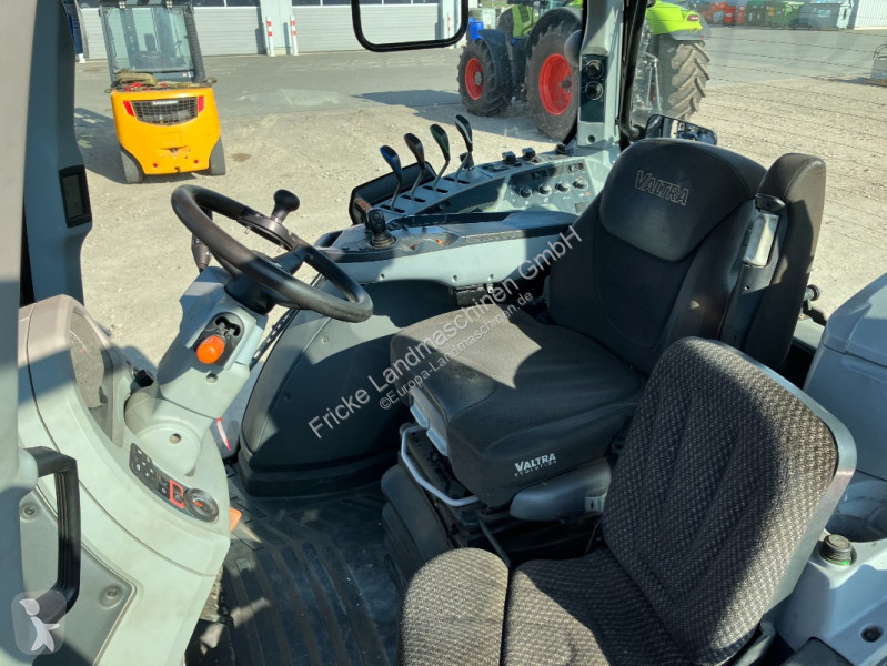 Lantbrukstraktor Valtra Activ