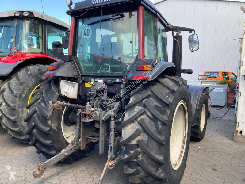 Lantbrukstraktor Valtra Hi Tech