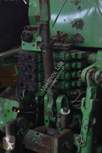 Tracteur agricole John Deere 8200