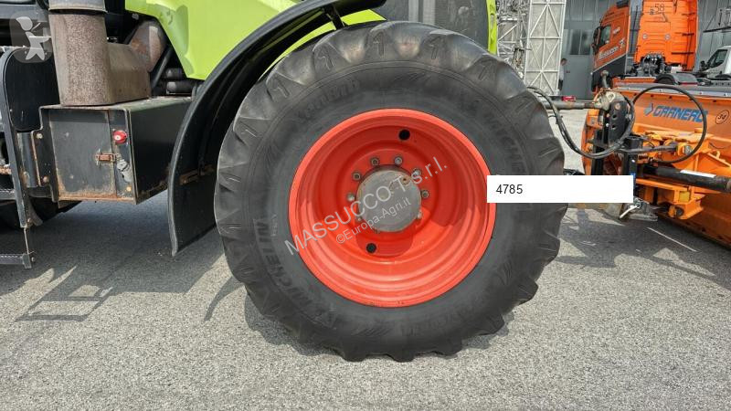 Tractor agrícola Claas Axion 810