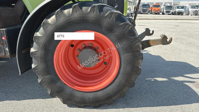 Tractor agrícola Claas AXION 810