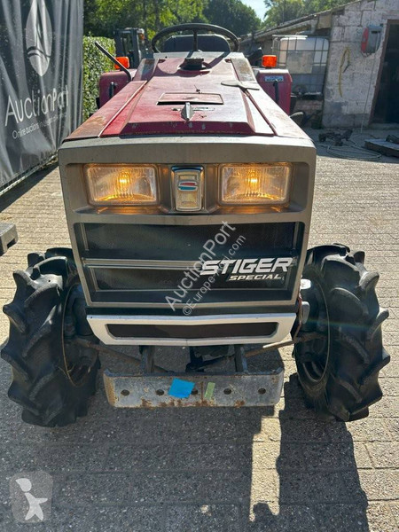 Tracteur agricole Shibaura P21F