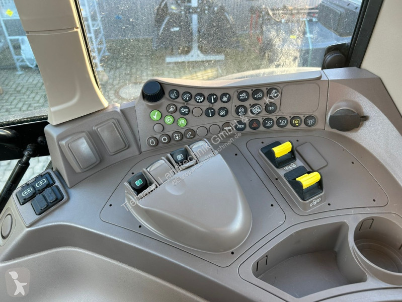 Zemědělský traktor John Deere 6M 250...