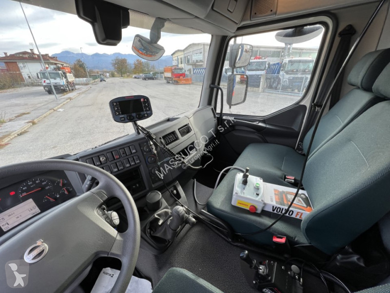 Lantbrukstraktor Volvo FL816-280 4X4