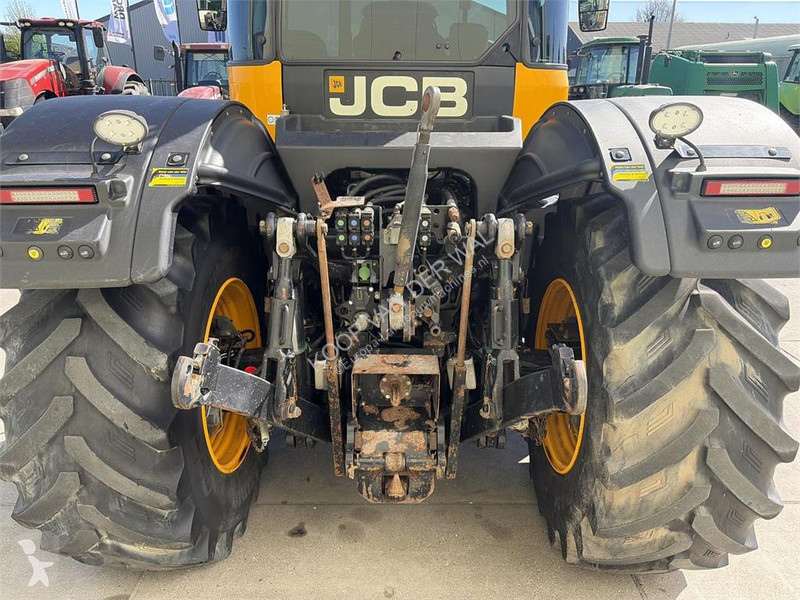 Lantbrukstraktor JCB