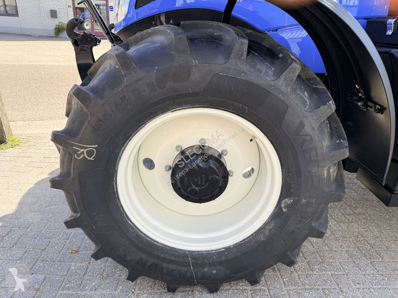 Lantbrukstraktor New Holland T6.145 AC STAGE V...