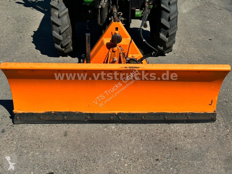 Landbrugstraktor John Deere 670 Hofschlepper,...