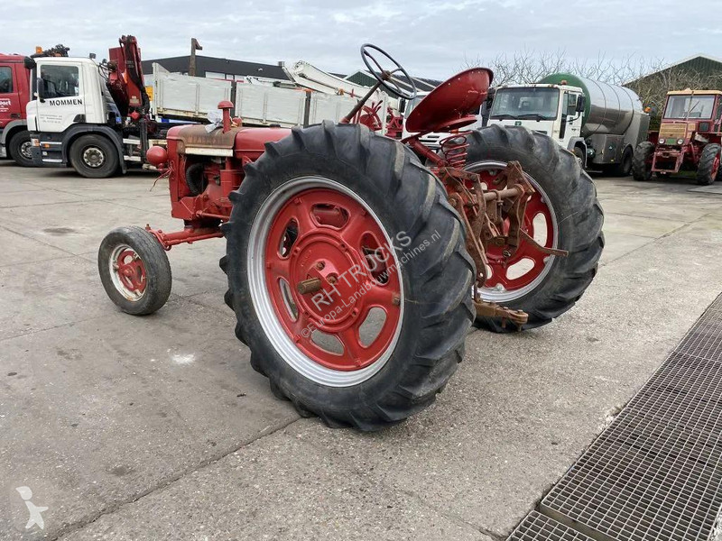 Lantbrukstraktor Farmall SUPER F.C. TRAKTOR