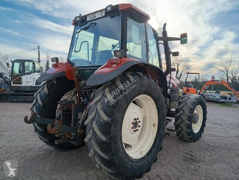 Lantbrukstraktor New Holland  M100
