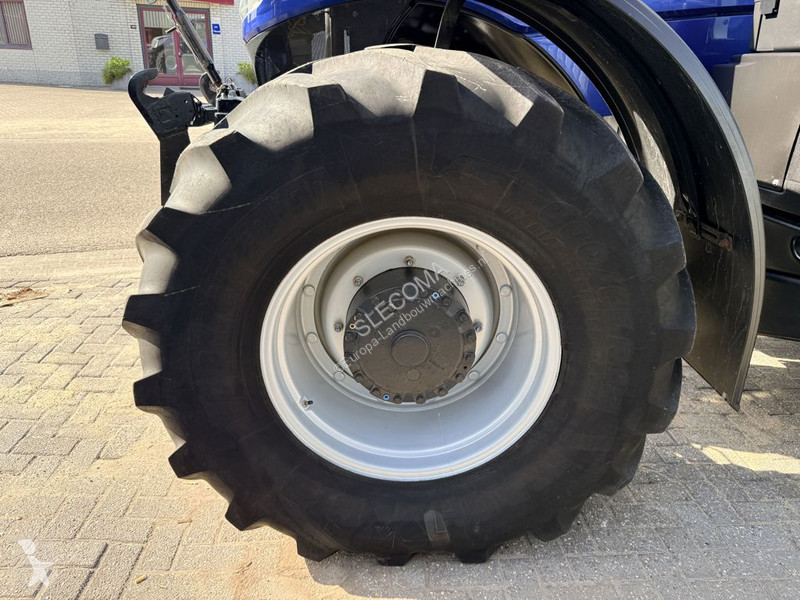 New Holland T7.260 AC Stage V Blue Power tractor