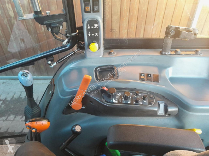 Landbrugstraktor New Holland  TL90A (4WD)