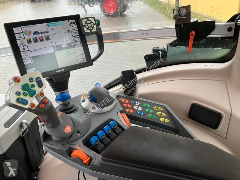 Landbrugstraktor Fendt  VARIO 828 Profi Plus GPS