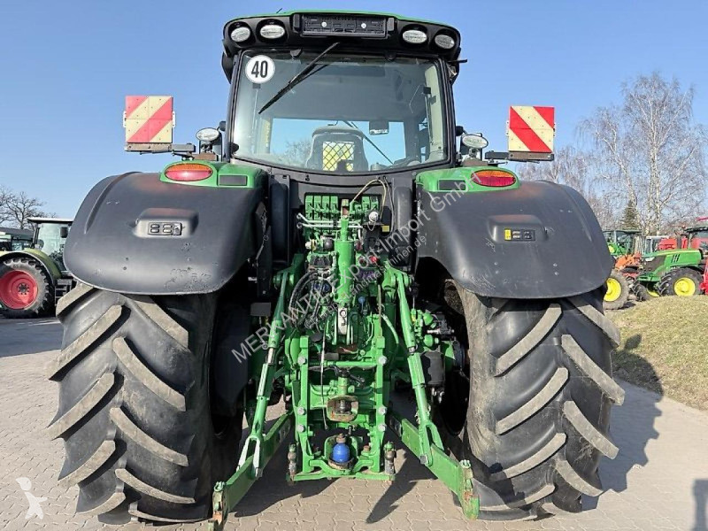Lantbrukstraktor John Deere 6215R