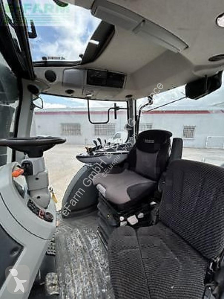 Valtra  n134a tractor