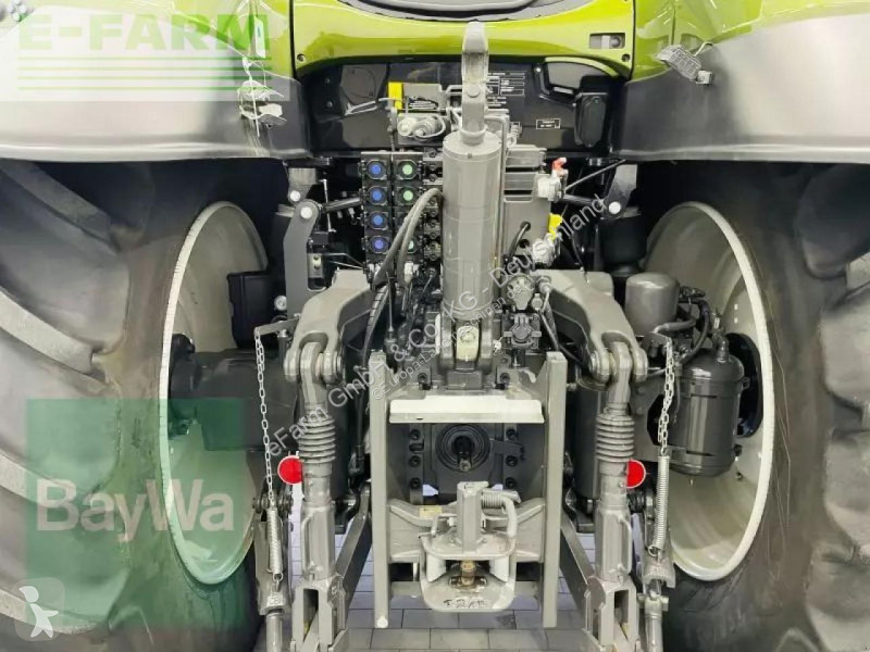 Landbrugstraktor Valtra  t215 versu