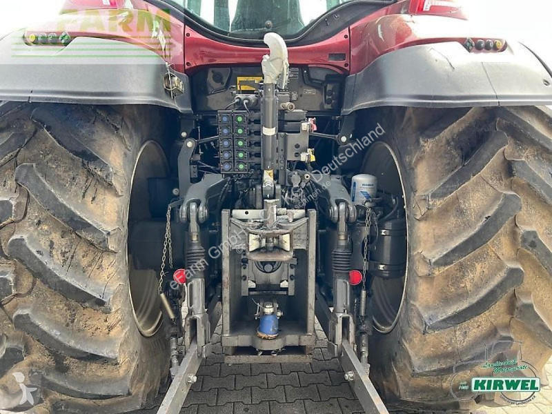 Landbrugstraktor Valtra  t 214 versu