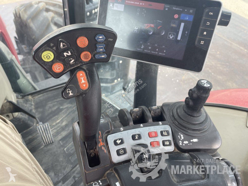 Сільськогосподарський трактор Massey Ferguson...