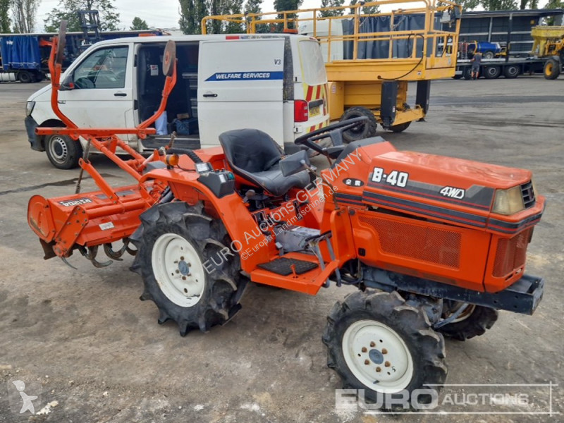 Трактор Kubota B40
