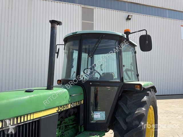 جرار زراعي John Deere  2140