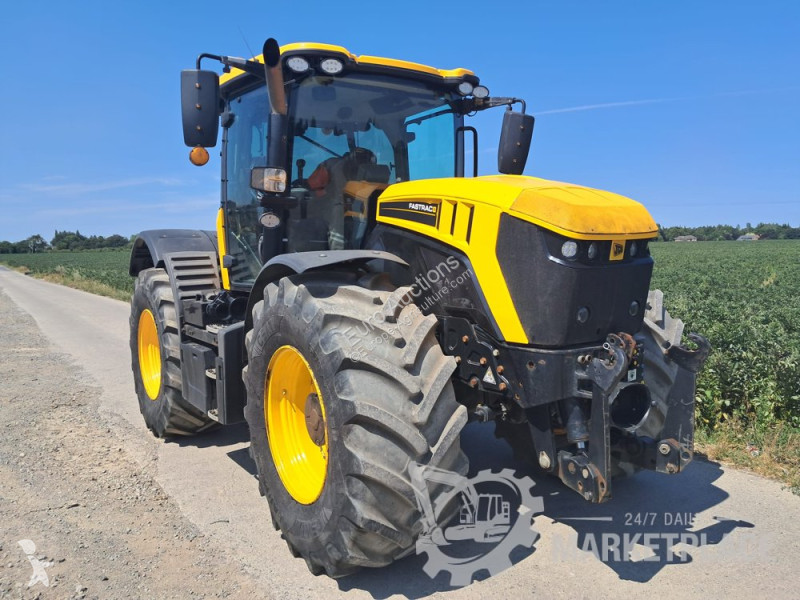 Сільськогосподарський трактор JCB FASTRAC 4220