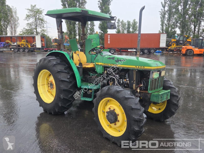 Сільськогосподарський трактор John Deere 5400