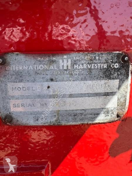 Tractor agrícola International B275