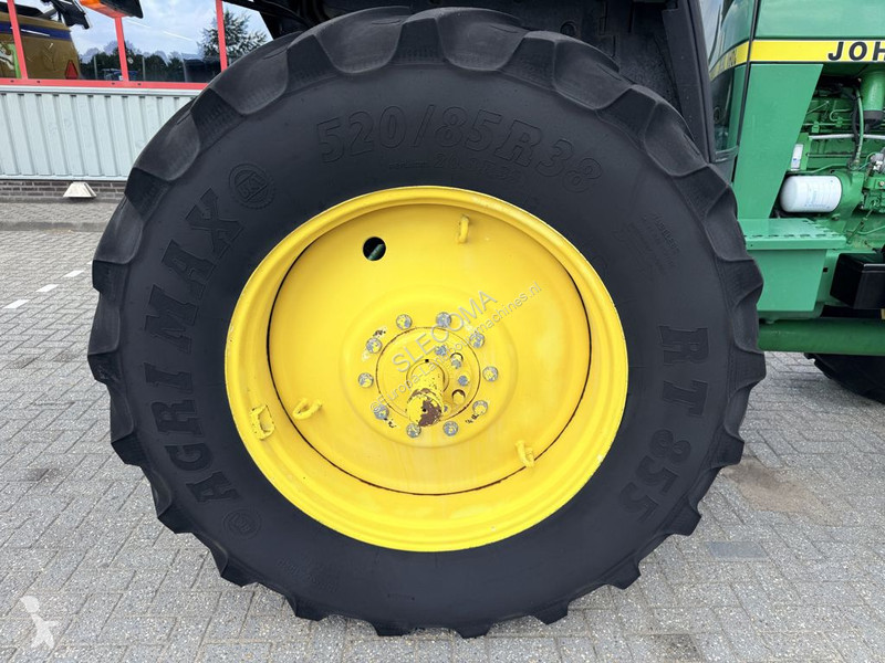 Lantbrukstraktor John Deere 4050 4WD