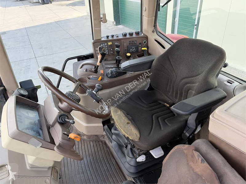 Lantbrukstraktor John Deere 6520