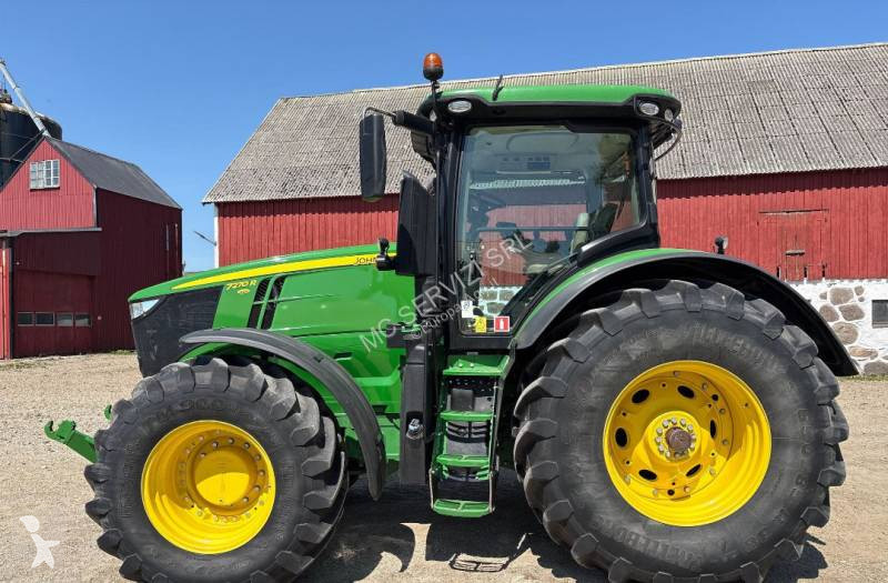 Lantbrukstraktor John Deere 7270R