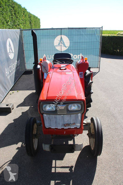 Lantbrukstraktor Yanmar YM 2010