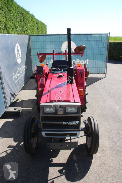 Lantbrukstraktor Shibaura P19